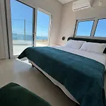 Βίλα White Three Bedroom Μηνιά