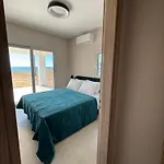 White Three Bedroom Миния