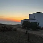 White Three Bedroom * Миния