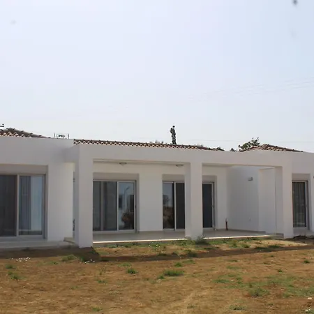 Villa White Three Bedroom *