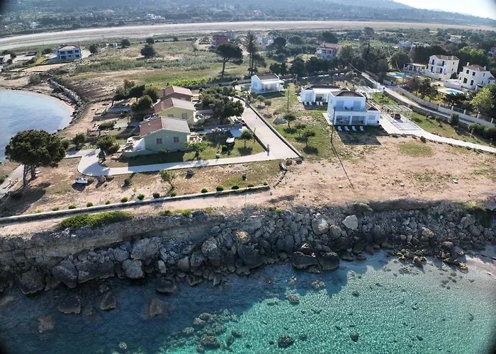 Villa White Three Bedroom *