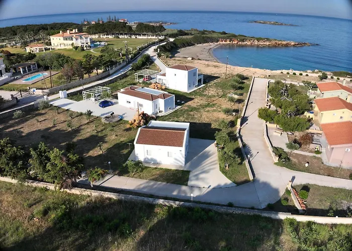 Villa White Three Bedroom *